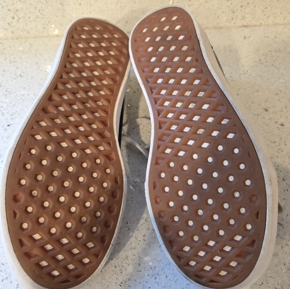 Vans Youth Black and White High-Top Sneakers, size 4.5 - Picture 5 of 8